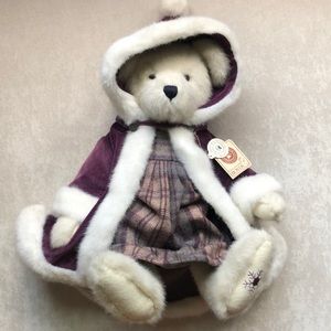 Victoria Plumberry Boyd Bear